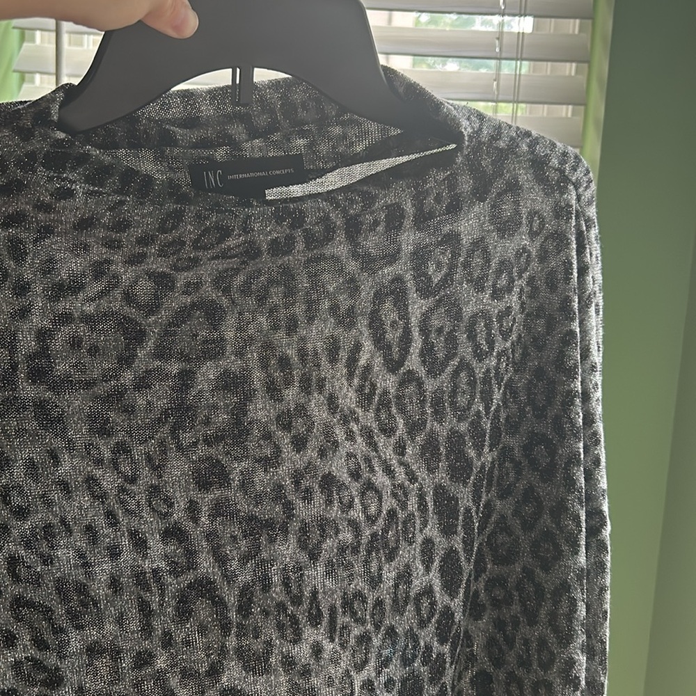 INC Animal Print Shimmer Lightweight Sweater Gray Silver Womens Plus Size XL - Picture 8 of 11